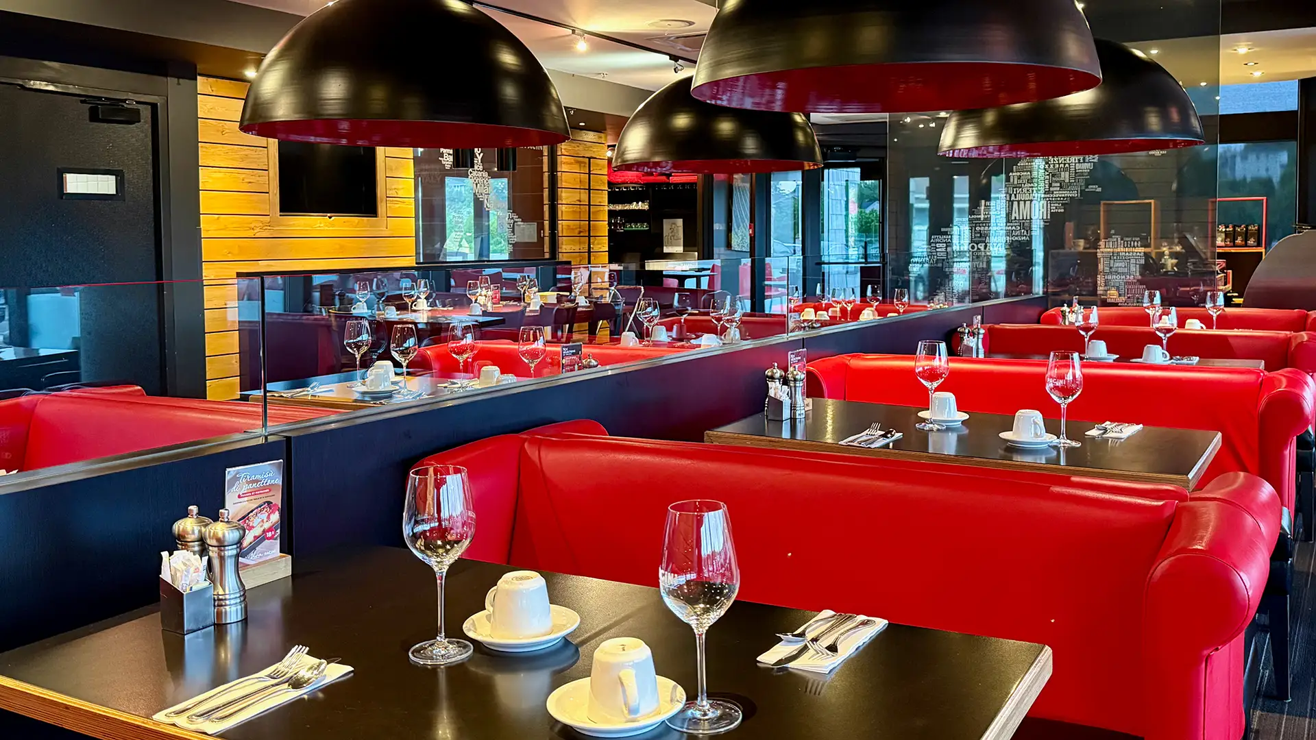 Salle à manger du restaurant PACINI de Alma